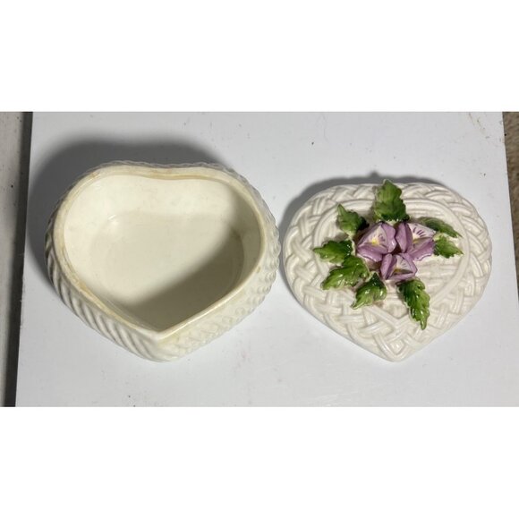 Trinket Box Heart Shaped Floral Lid 3D Purple Pansy 3.5" Intricate Details - Picture 5 of 8